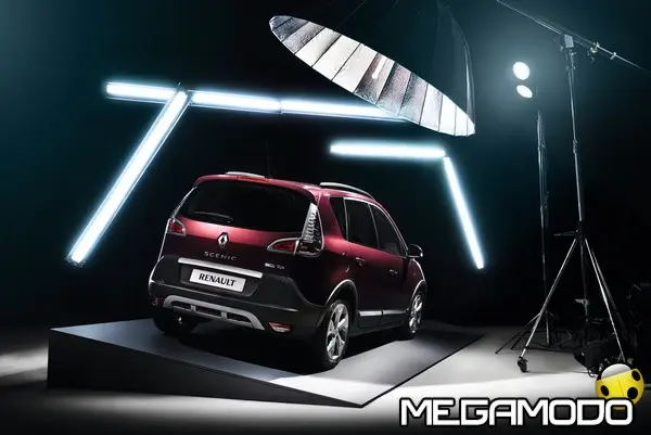 Renault Scènic XMOD CROSS, in anteprima mondiale al Salone di Ginevra 2013 - foto 2