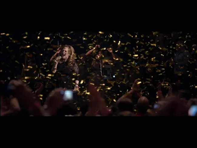 Adele conquista il podio agli Oscar 2013 con “Skyfall”