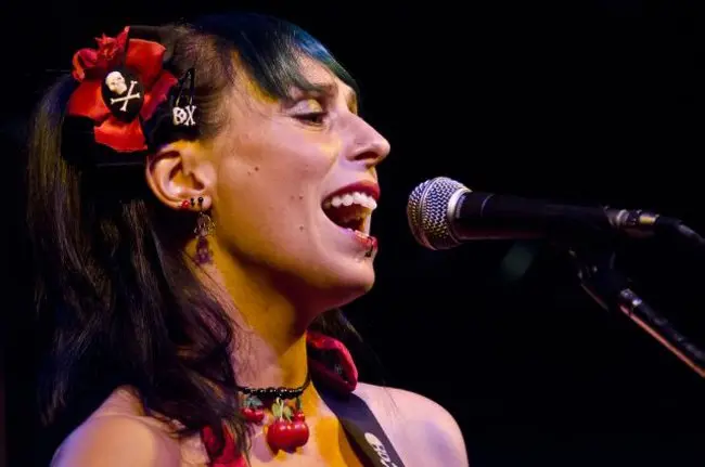 Roberta Carreri. in uscita domani "Relazione Complicata", il nuovo album