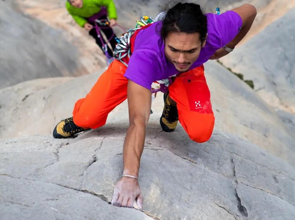 Haglöfs con l'alpinista Said Belhaj per la nuova linea Mountain