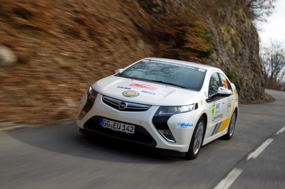 Opel Ampera al via del Rally di Monte Carlo