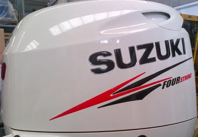 “Suzuki Resin Stickers” per l'estetica dei motori fuoribordo