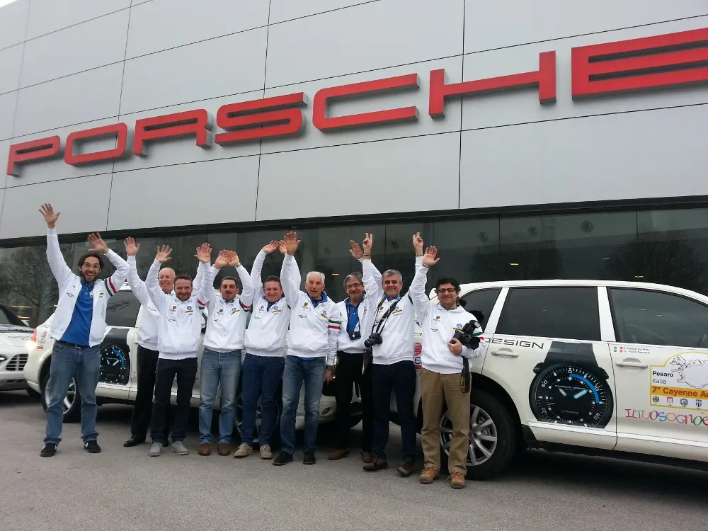 Tre Porsche Cayenne Bianche verso l'Islanda, partita la VII Artic Route Adventure