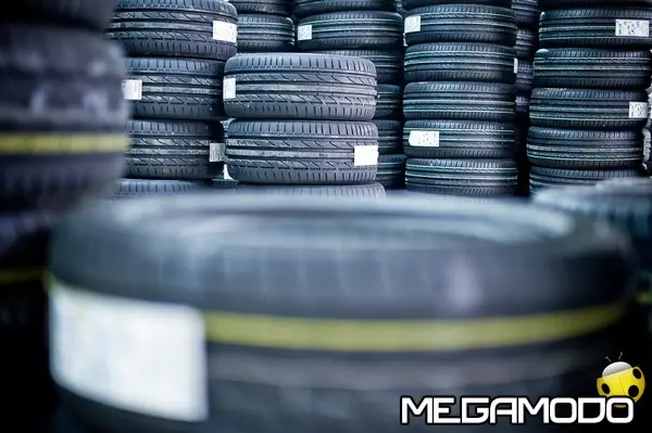 Bridgestone Potenza Adrenalin RE002