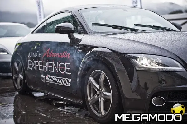 Bridgestone Potenza Adrenalin RE002