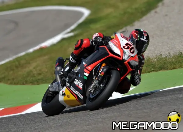 1 apriliaracing guintoli donington preview