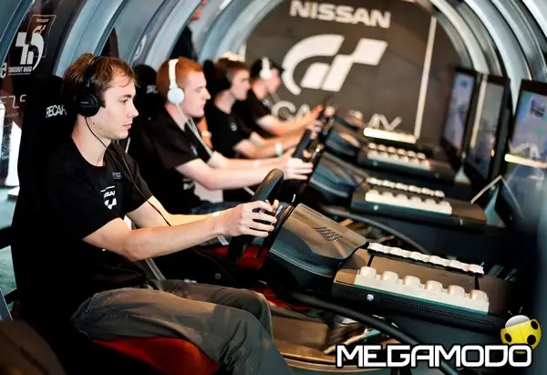 Nissan e PlayStation presentano GT Academy 2013