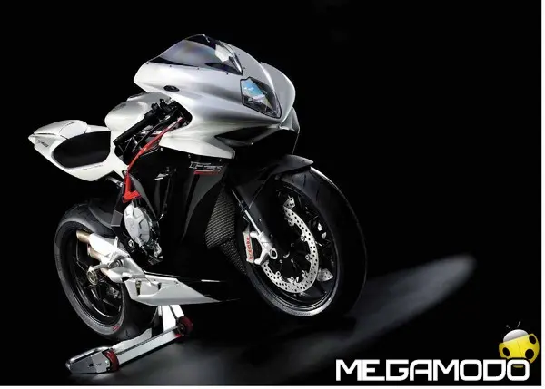 MV Agusta F3 800, la massima espressione del tre cilindri Made in Italy - foto 2
