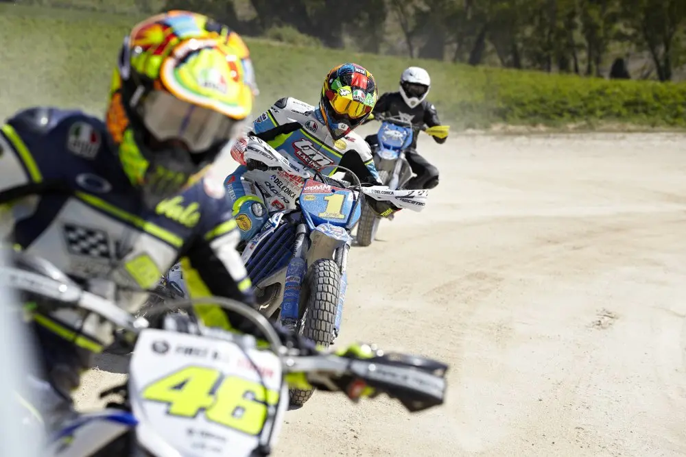 “Rossi's ranch”: Valentino Rossi, Thomas Chareyre e Guy Martin in un video esclusivo 