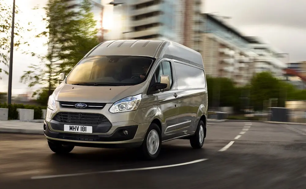 Ford Transit Custom disponibile nella versione a tetto alto
