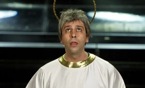 Checco Zalone a Verissimo: "Come vivo questo successo? Sto a casa a pittare"