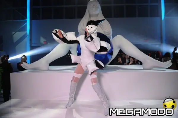 foto lady gaga credito nella mail