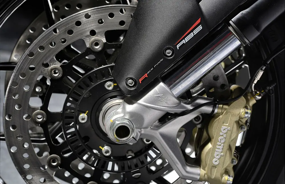 Gamma MV Agusta 3 cilindri MY14, nuove versioni ABS