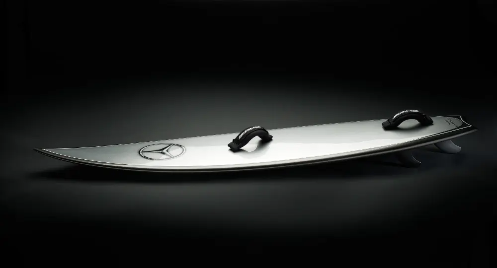 Tavole da surf Mercedes-Benz per Garrett McNamara