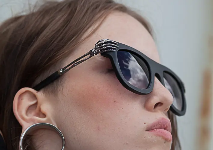 Occhiali Skeleton hugs by Happiness Shades in limited edition 