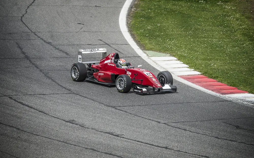 F2 Italian Trophy, Milani e Perullo protagonisti a Vallelunga 