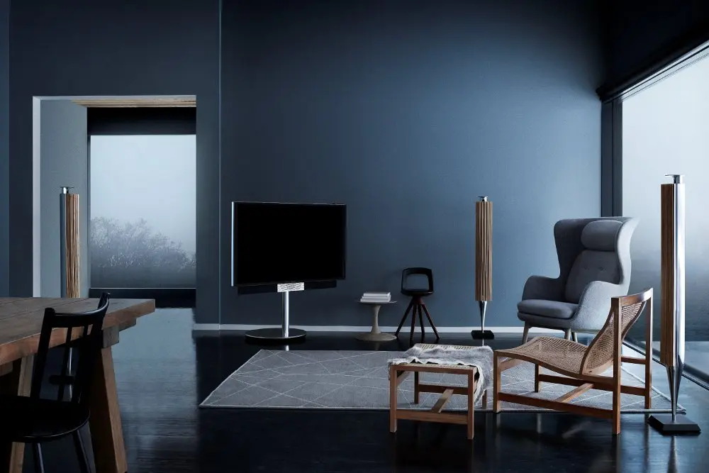 Televisore BeoVision Avant di Bang & Olufsen: innovativo e semplice nel design