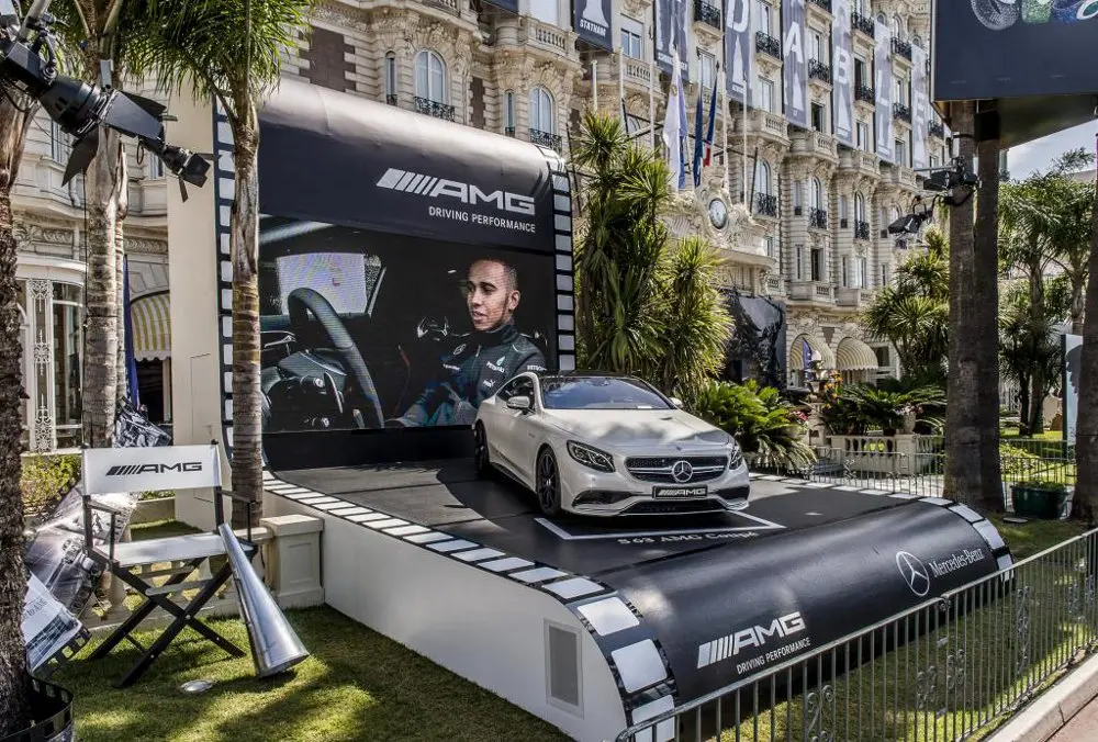 Una Mercedes-Benz S 63 AMG Coupé all’asta a favore della Fondazione amfAR