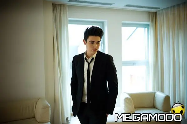 James Blunt, Luca Carboni, Tiziano Ferro, Giorgia e Tiromancino firmano il nuovo album del talento di X Factor Michele Bravi 