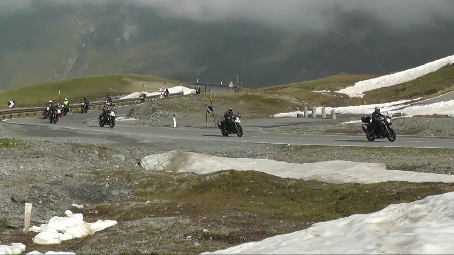 Motoraduno Stelvio International: con Suzuki V-Strom 1000 Abs alla scoperta delle Alpi