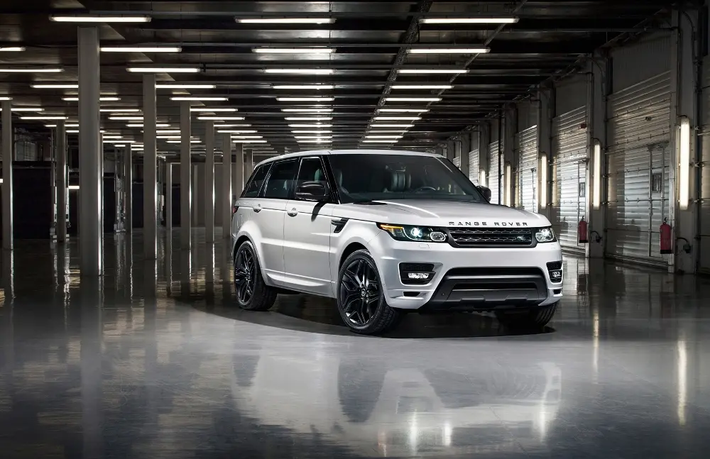 Range Rover Sport: il nuovo Stealth Pack debutta al Goodwood Festival of Speed