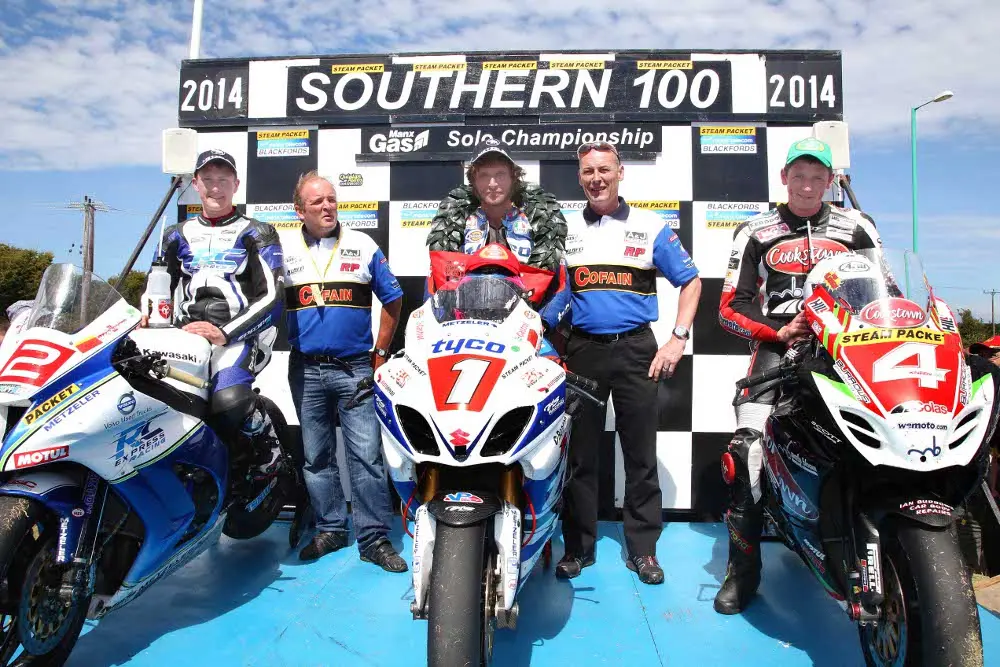 Guy Martin e Dean Harrison con Metzeler dominano la Southern 100
