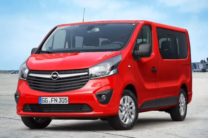 Opel Vivaro Combi in anteprima mondiale ad Hannover
