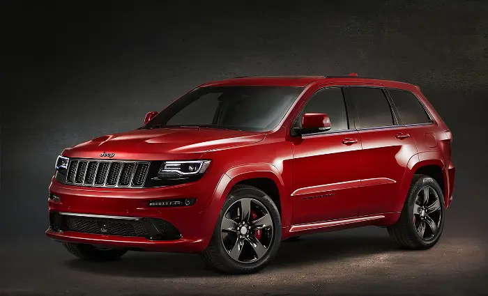 Jeep Grand Cherokee SRT Red Vapor, look aggressivo e tecnologia innovativa