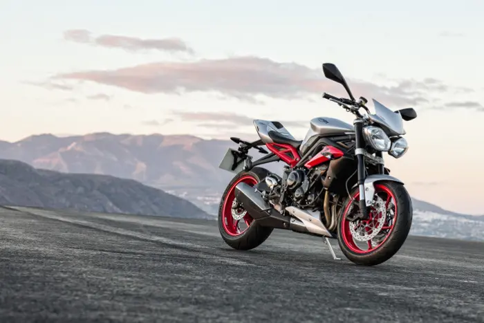 Triumph Street Triple Rx Special Edition: la moto stradale con l’animo di una sportiva