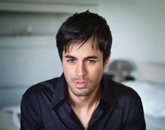 Enrique Iglesias supera Pharrell Williams: la sua Bailando è al top della classifica italiana dei singoli più venduti