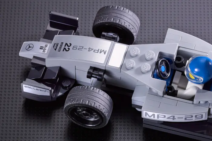“LEGO Speed Champions" per costruire le auto più veloci di Ferrari, McLaren e Porsche