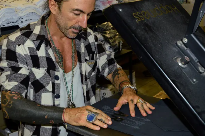 Capi esclusivi Happiness: si parte dalla personalizzazione dei pantaloni 