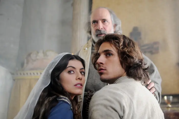 "Romeo e Giulietta" con Alessandra Mastronardi e Martiño Rivas, dal 3 dicembre su Canale 5