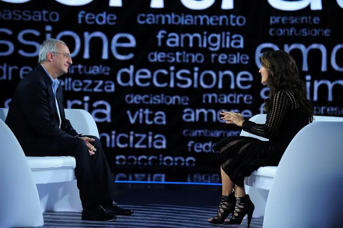 Sabrina Ferilli conduce il nuovo talk show “Contratto”, da domani su Agon Channel