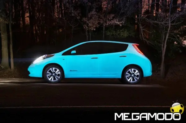 Nissan Leaf diventa fluorescente - foto 2
