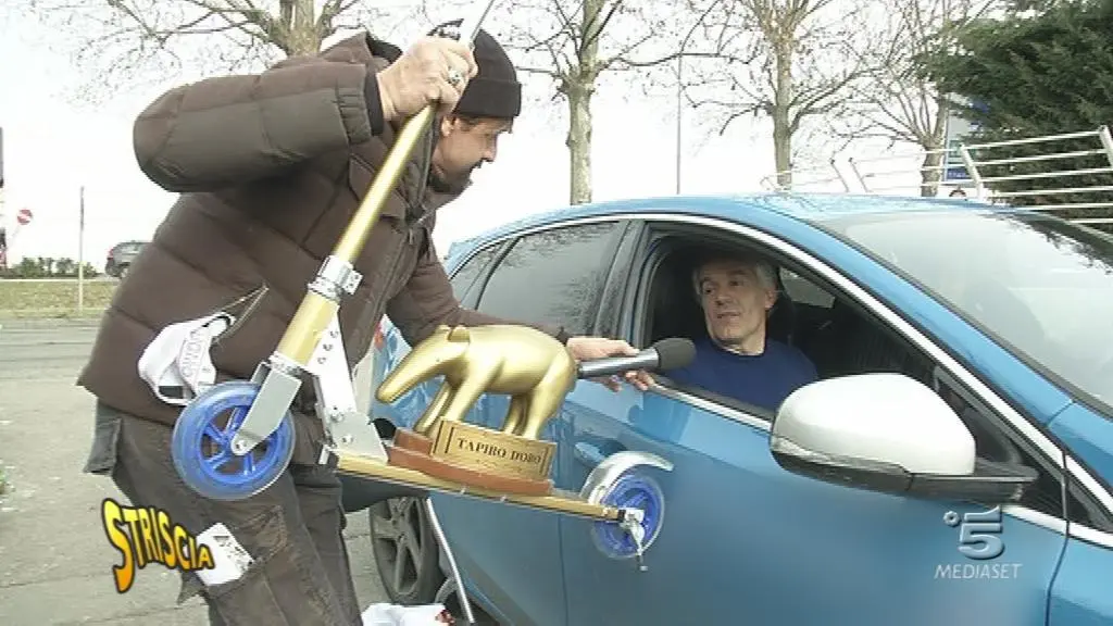Striscia la notizia: Tapiro d’oro al Parma e un kit di sopravvivenza per i giocatori