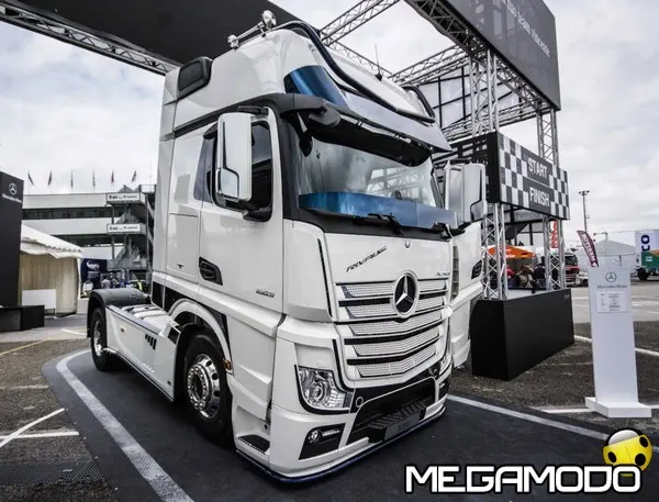 1142854 2342057 1024 780 mercedes benz actros rivale 16