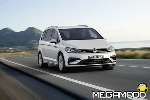Nuova Volkswagen Touran a Company Car Drive 2015