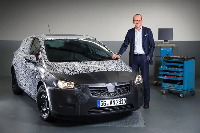 Karl-Thomas Neumann annuncia la nuova Opel Astra