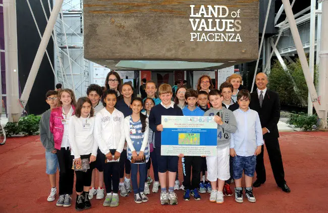 Expo 2015: premiati i bambini vincitori del concorso “Inventiamo una banconota”