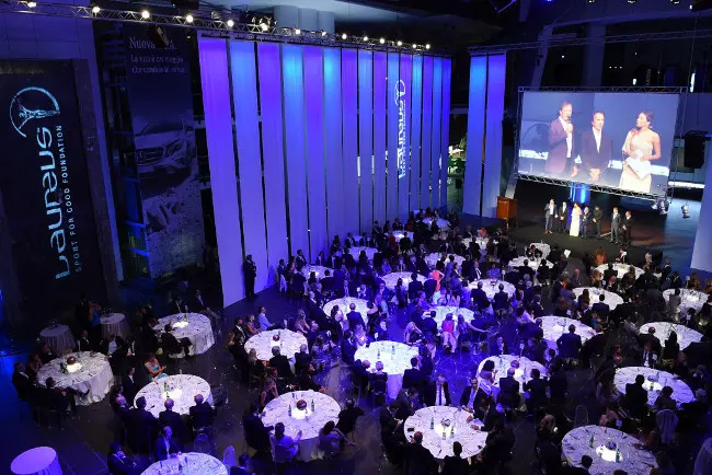 Laureus F1 Charity Night: al Mercedes-Benz Center di Milano l’evento dedicato allo sport ed al sociale