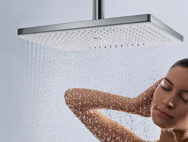 Doccia hi-tech col soffione in vetro Hansgrohe Rainmaker Select