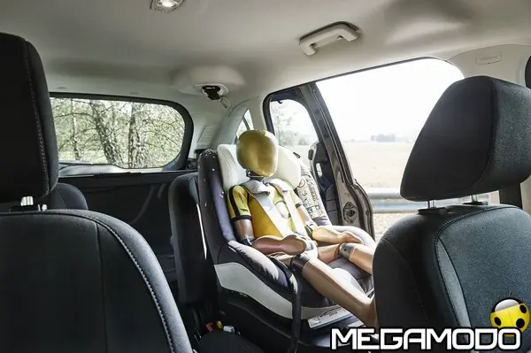 ford2015 c max isizeseat 1