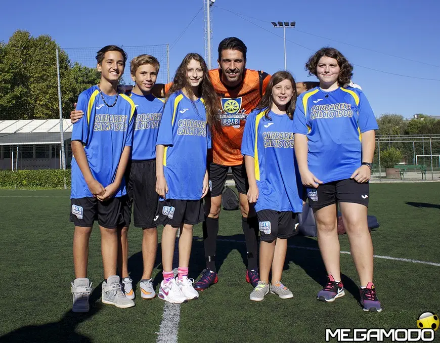 SafeBook by Durex: Gianluigi Buffon in difesa della prevenzione