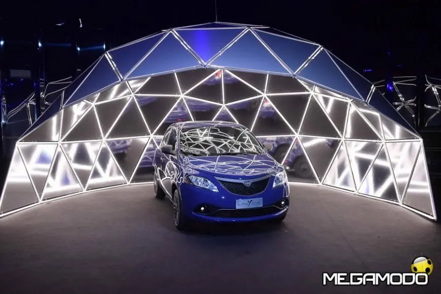 mod 170614 lancia social voice 03