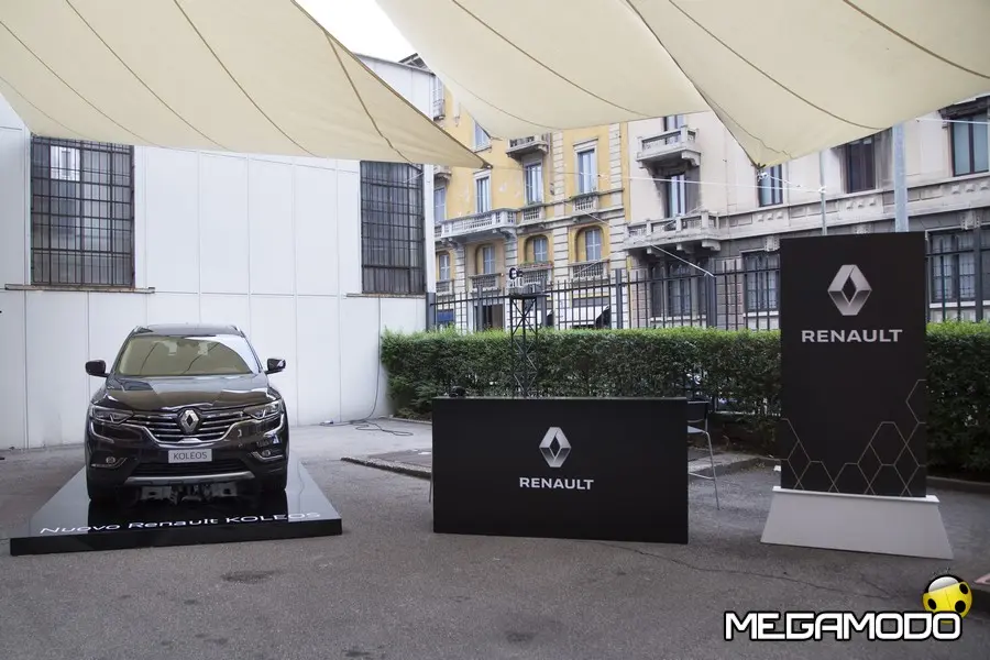Renault, il debutto di KOLEOS in società 