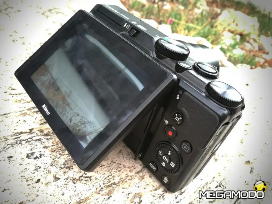 Nikon Coolpix A900