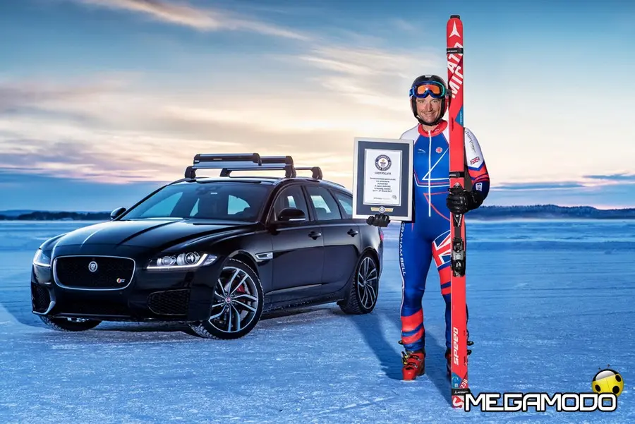 Jaguar, Guinness World Record sul ghiaccio con Graham Bell
