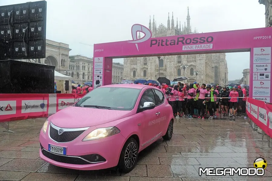 Lancia Ypsilon protagonista della Pink Parade a sostegno della fondazione Umberto Veronesi