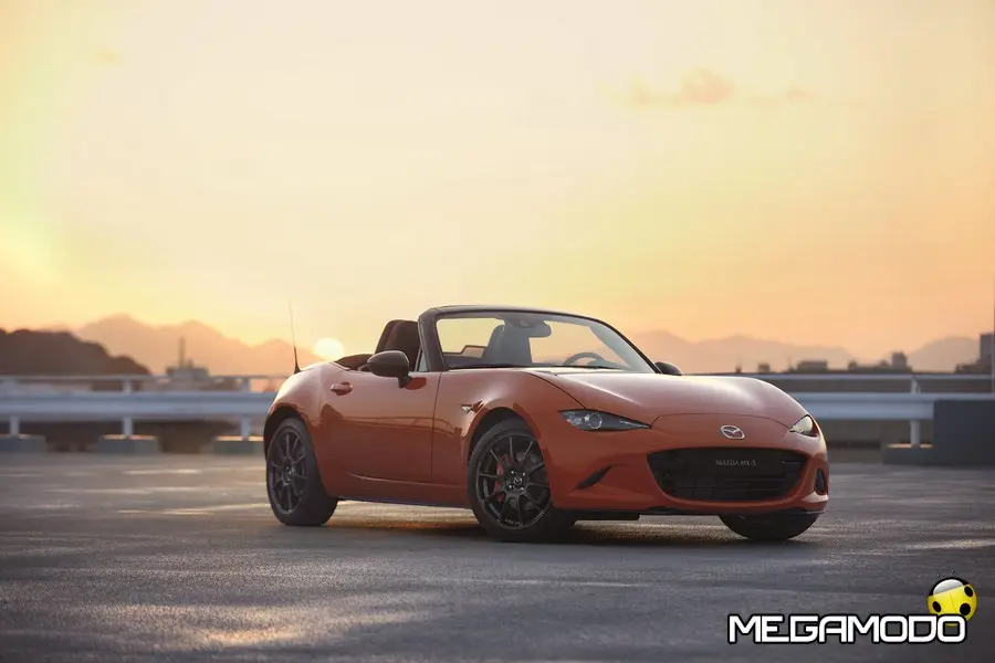 Mazda ha svelato la MX-5 30th Anniversary Edition in Racing Orange